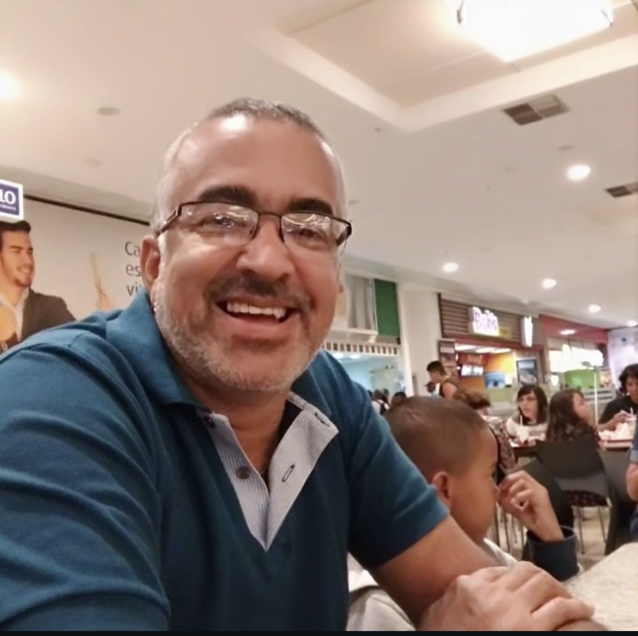 Dr. Joselito Oliveira atendendo um paciente